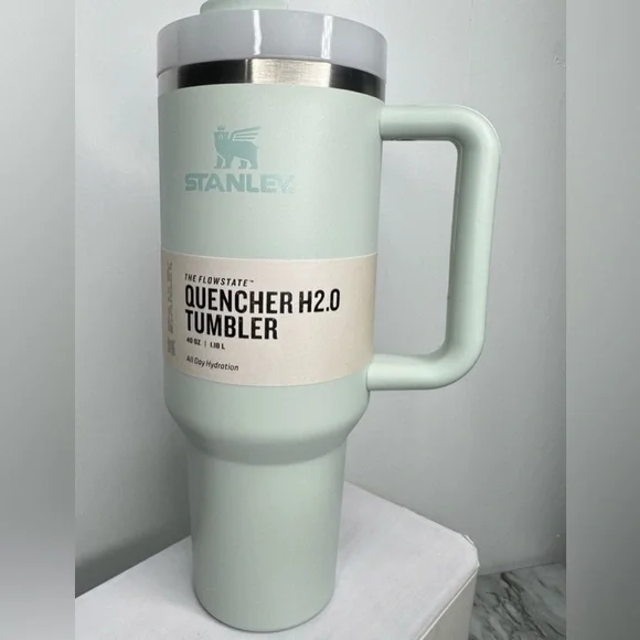 STANLEY | FlowState Quencher H2.0 Tumbler / 40oz / Color: Mist / light Green - Picture 2 of 9
